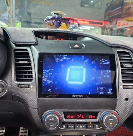 Màn Hình Android Zestech ZX10 Tiêu Chuẩn